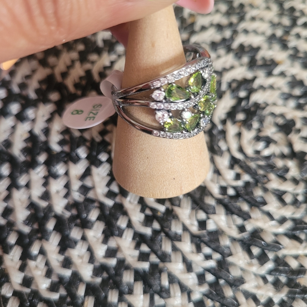 NEW Bomb Party August 2025 Ring Velvety Petals - Picture 2 of 4